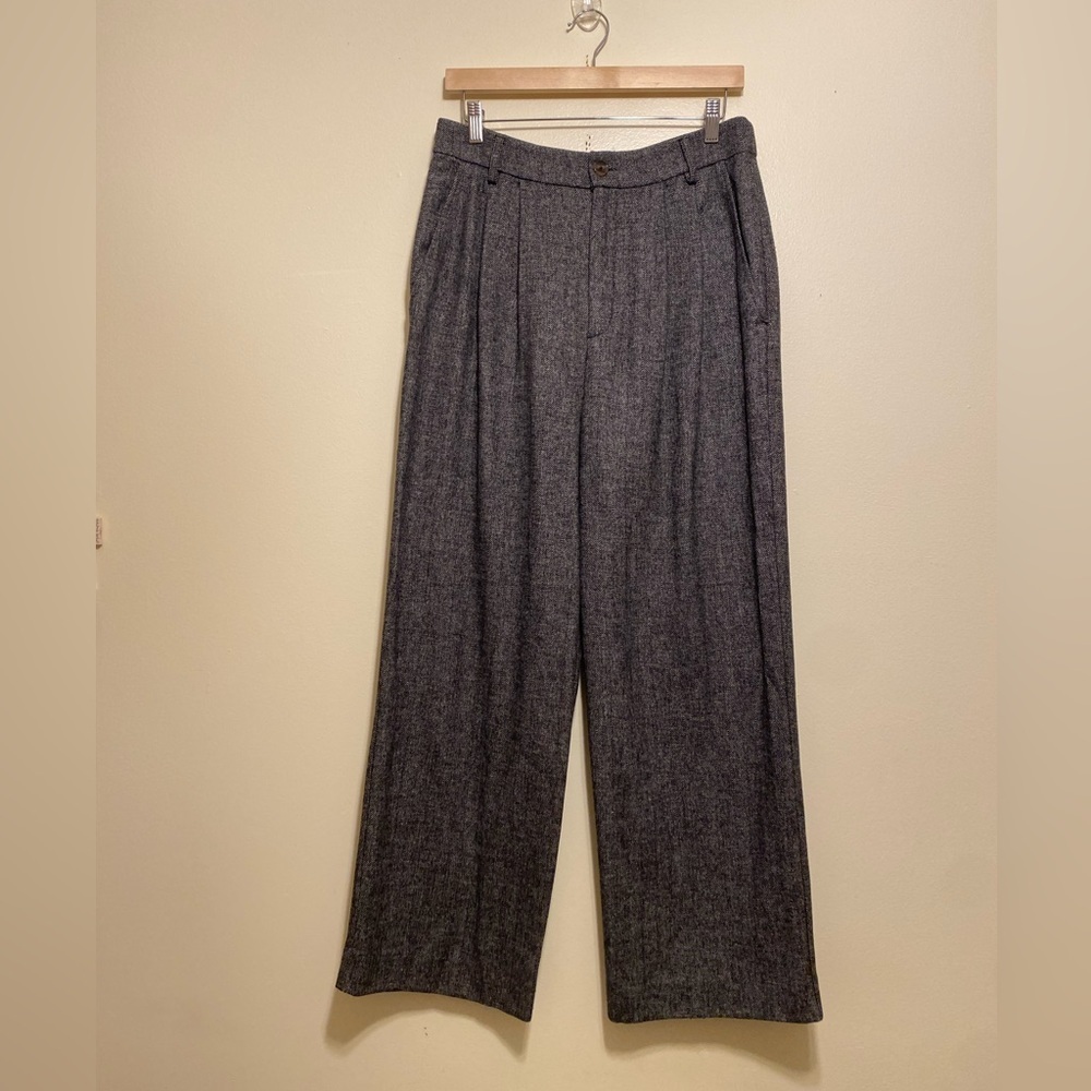 Reformation Black and White Herringbone Trousers. Size 10P